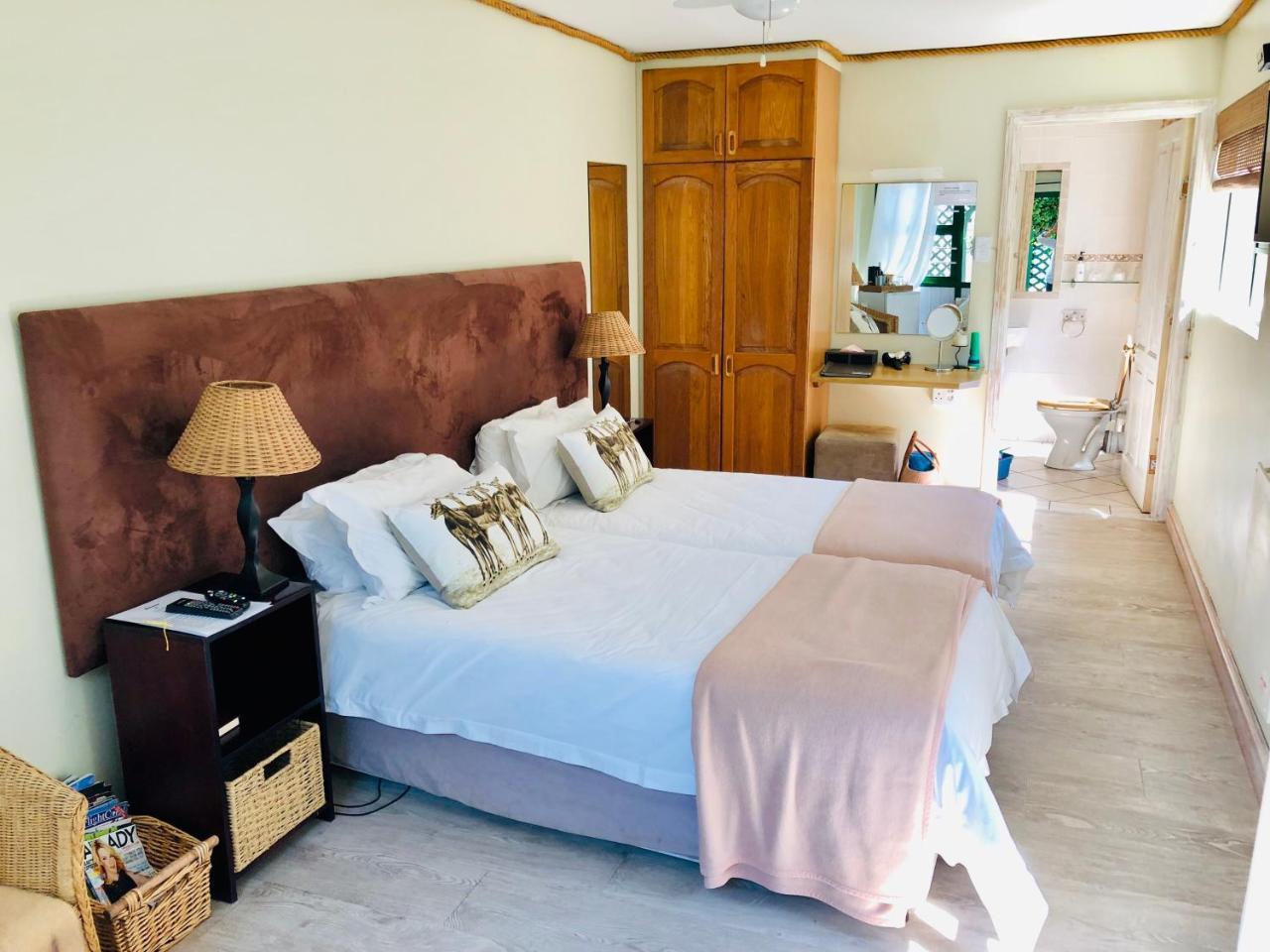 Sandra'S Guest House Langebaan Buitenkant foto
